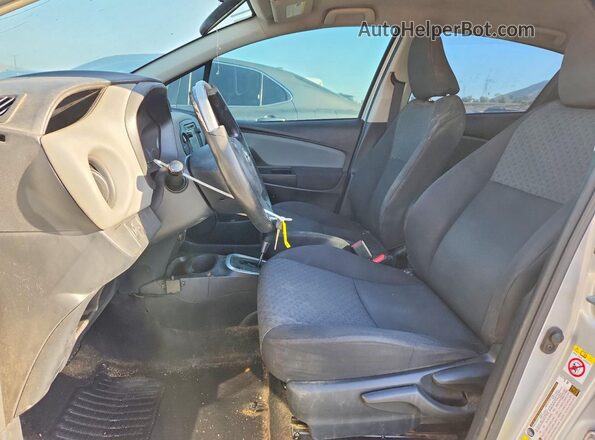 VNKKTUD36GA067967 2016 TOYOTA YARIS Silver Widok deski rozdzielczej