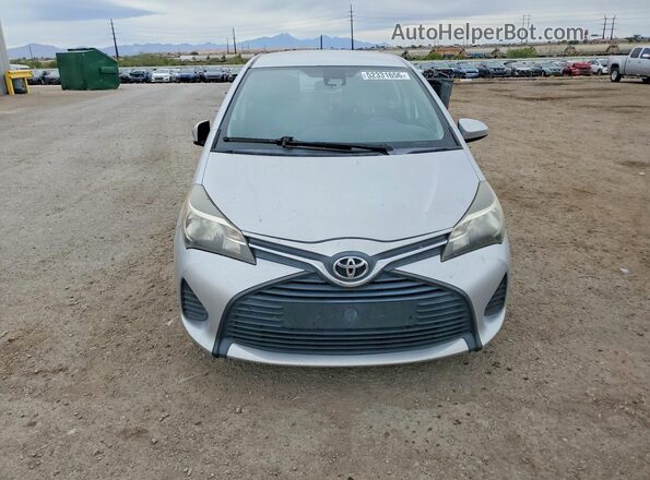 VNKKTUD36HA081322 2017 TOYOTA YARIS Silver Вид спереду