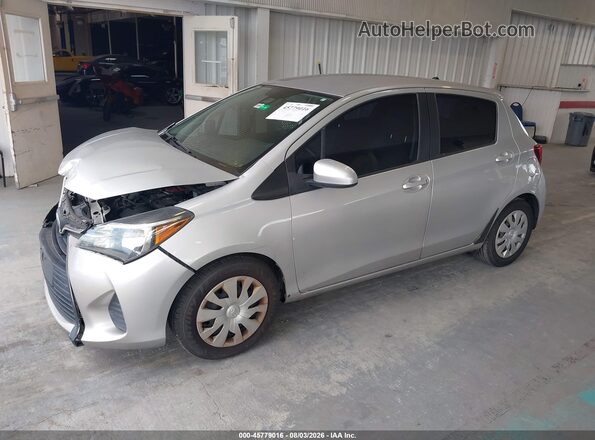 VNKKTUD36HA082325 2017 TOYOTA YARIS Silver Przód lewy