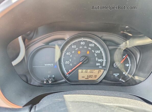 VNKKTUD37GA061563 2016 TOYOTA YARIS Black Instrument cluster view