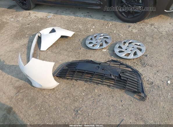 VNKKTUD37HA075965 2017 TOYOTA YARIS Белый Вид щитка приборов