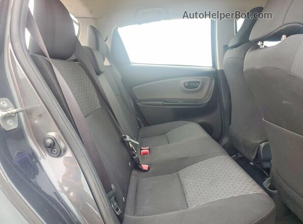 VNKKTUD37HA085637 2017 TOYOTA YARIS Gray უკანა სავარძლების ხედი