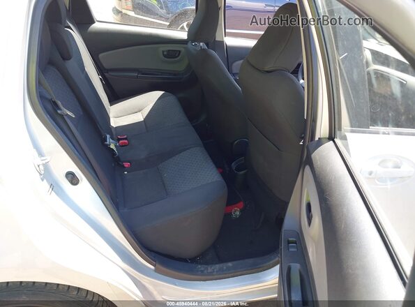 VNKKTUD3XGA062917 2016 TOYOTA YARIS Silver VIN კოდის სტიკერის ხედი