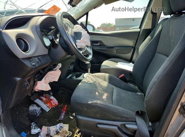 VNKKTUD3XHA074180 2017 TOYOTA YARIS Gray Вид салону спереду