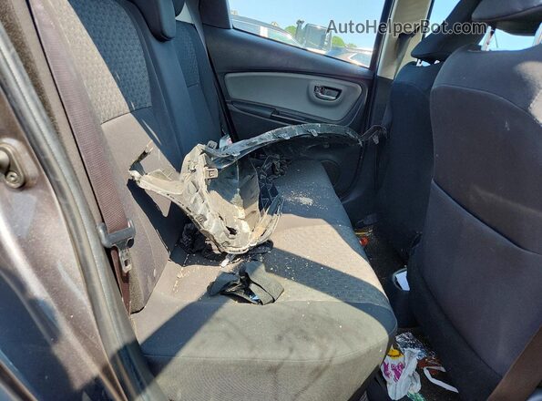 VNKKTUD3XHA074180 2017 TOYOTA YARIS Gray Вид задніх сидінь