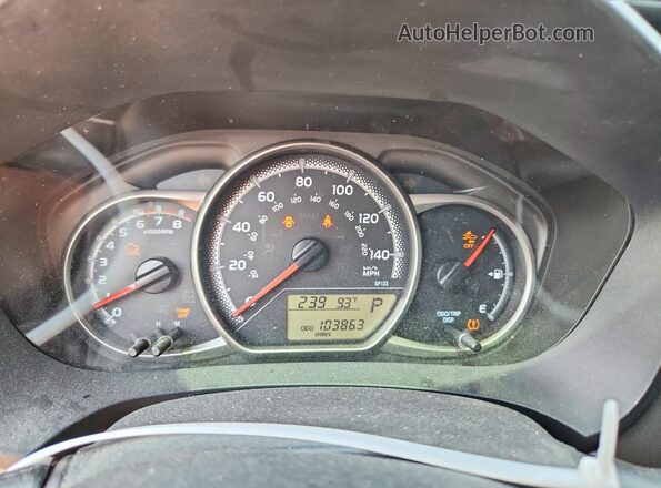 VNKKTUD3XHA075197 2017 TOYOTA YARIS Red Вид щитка приладів