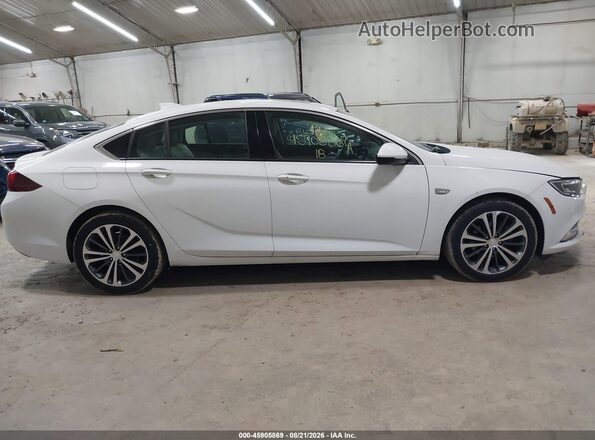 W04GM6SX0J1094130 2018 BUICK REGAL White Սալոնի հետևի տեսք