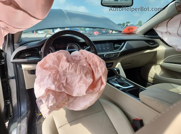 W04GP6SX8J1079656 2018 BUICK REGAL Серый Вид панели приборов