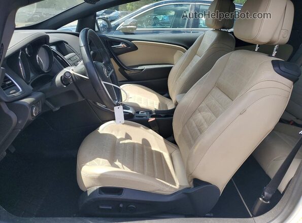 W04WH3N5XHG123097 2017 BUICK CASCADA White Front interior view