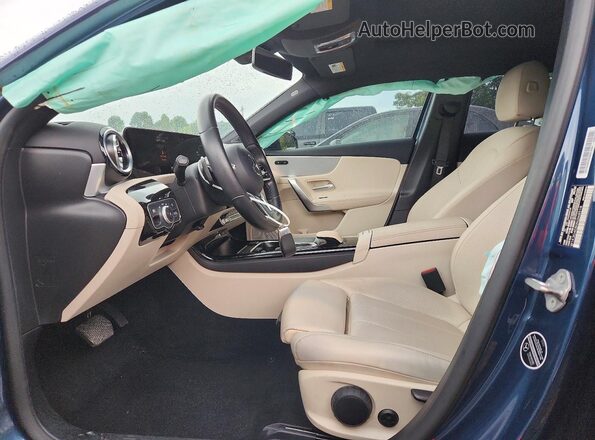 W1K3G4EB0NJ368518 2022 MERCEDES-BENZ A Синий Вид салона спереди