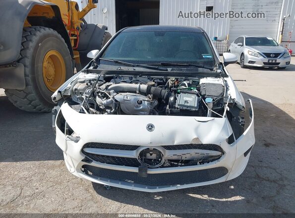 W1K3G4EB2MJ271111 2021 MERCEDES-BENZ A 220 White Vista interior trasera