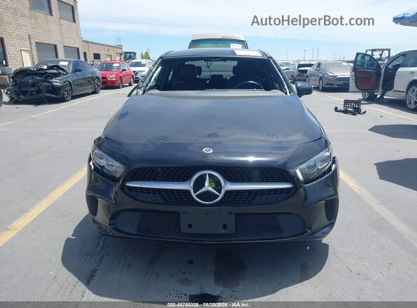 W1K3G4EB2NJ336492 2022 MERCEDES-BENZ A 220 Black Widok wnętrza z tyłu