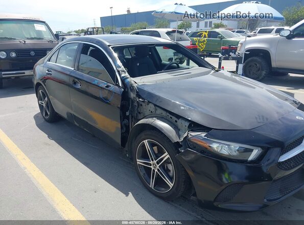 W1K3G4EB2NJ336492 2022 MERCEDES-BENZ A 220 Black Widok z przodu