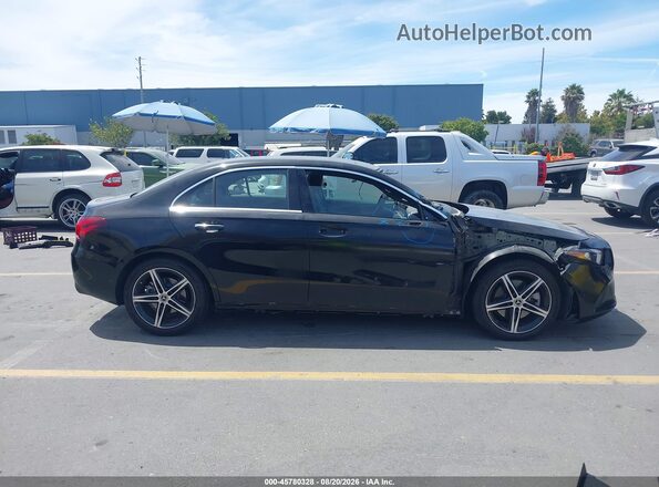W1K3G4EB2NJ336492 2022 MERCEDES-BENZ A 220 Black Widok wnętrza 360 stopni