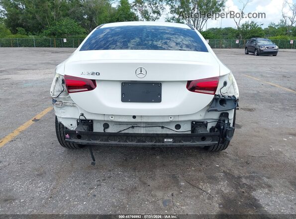 W1K3G4EB2NJ368438 2022 MERCEDES-BENZ A 220 White Vista frontal