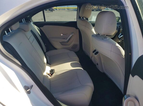 W1K3G4EB3MJ269271 2021 MERCEDES-BENZ A White Vista de los asientos traseros