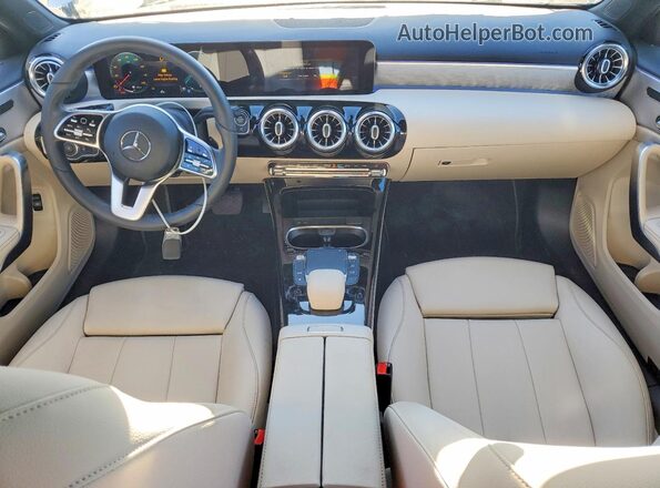 W1K3G4EB3MJ269271 2021 MERCEDES-BENZ A White Vista del salpicadero