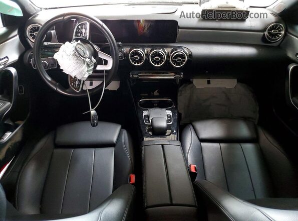 W1K3G4EB4LJ219638 2020 MERCEDES-BENZ A Gray Widok deski rozdzielczej