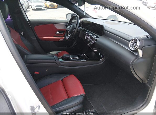 W1K3G4EB7MJ300635 2021 MERCEDES-BENZ A 220 Black Vista interior delantera