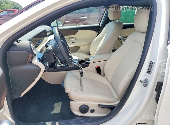 W1K3G4EB7NJ362859 2022 MERCEDES-BENZ A White Вид салону спереду