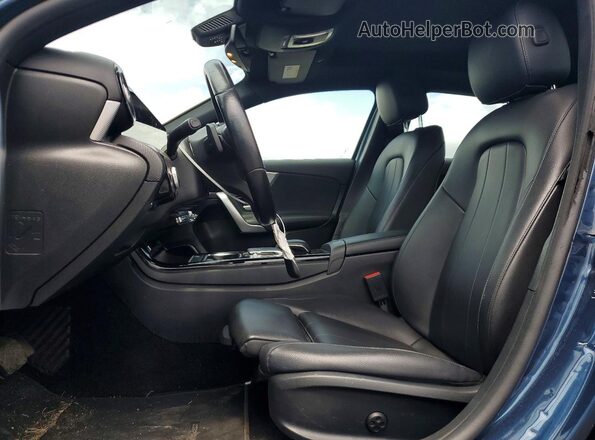 W1K3G4FB2LJ216719 2020 MERCEDES-BENZ A Blue Սալոնի դիմացի տեսք