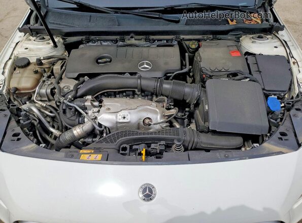 W1K3G4FB3MJ317057 2021 MERCEDES-BENZ A White Вид задньої частини салону