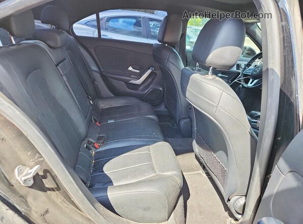 W1K3G4FB5MJ310983 2021 MERCEDES-BENZ A Black Widok tylnych siedzeń