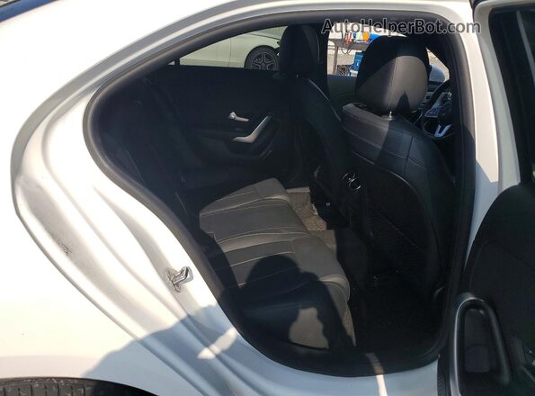 W1K3G4FBXMJ318948 2021 MERCEDES-BENZ A Белый Вид задних сидений