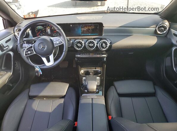 W1K3G4FBXMJ318948 2021 MERCEDES-BENZ A Белый Вид панели приборов