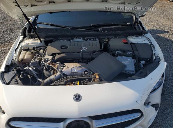W1K3G4FBXMJ318948 2021 MERCEDES-BENZ A Белый Вид задней части салона