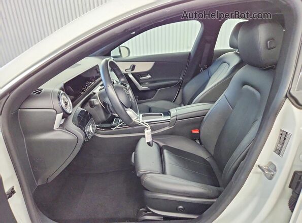W1K5J4GB2SN511786 2025 MERCEDES-BENZ CLA-CLASS White Vista interior delantera