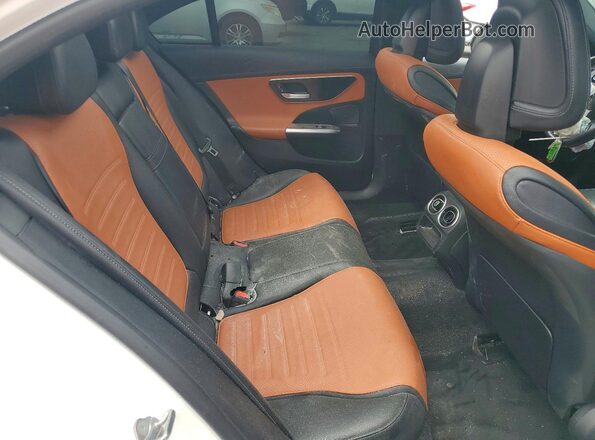 W1KAF4GB0PR123780 2023 MERCEDES-BENZ C White Vista de los asientos traseros
