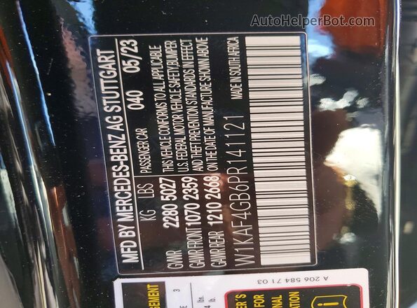 W1KAF4GB6PR141121 2023 MERCEDES-BENZ C Black Vista del compartimento del motor
