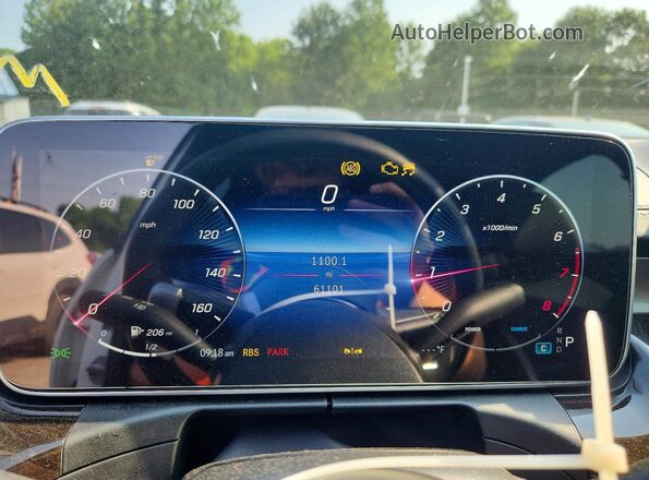 W1KAF4HB1PR151263 2023 MERCEDES-BENZ C White ხელსაწყოთა პანელის ხედი