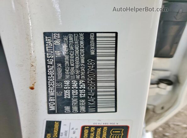 W1KAF4HB6PR079489 2023 MERCEDES-BENZ C White Vista del compartimento del motor