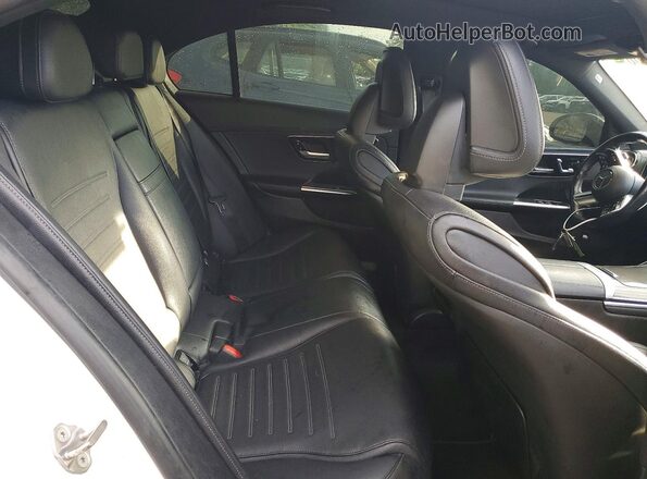 W1KAF4HB6PR079489 2023 MERCEDES-BENZ C White Vista de los asientos traseros