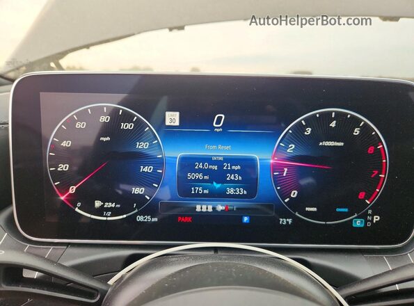 W1KAF4HB7RR174825 2024 MERCEDES-BENZ C Black Սարքավորումների վահանակի տեսք