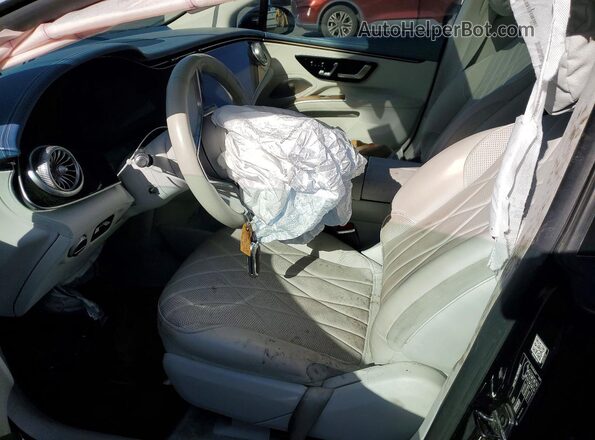 W1KCG4EB7NA016049 2022 MERCEDES-BENZ EQS Black Вид салону спереду
