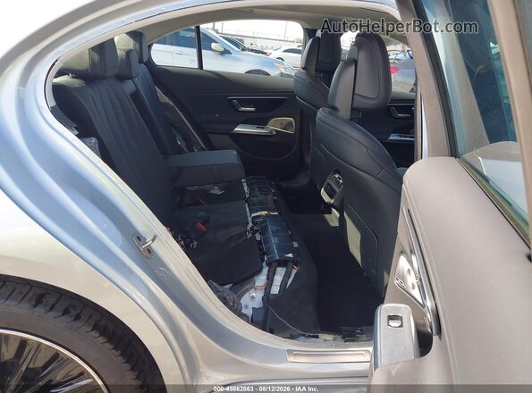 W1KLF4HB6SA112703 2025 MERCEDES-BENZ E-CLASS Silver Widok naklejki z numerem VIN