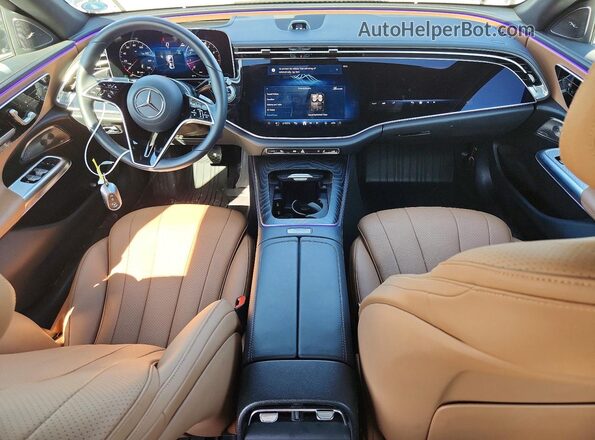 W1KLF4HB8RA025587 2024 MERCEDES-BENZ E Charcoal Vista del salpicadero