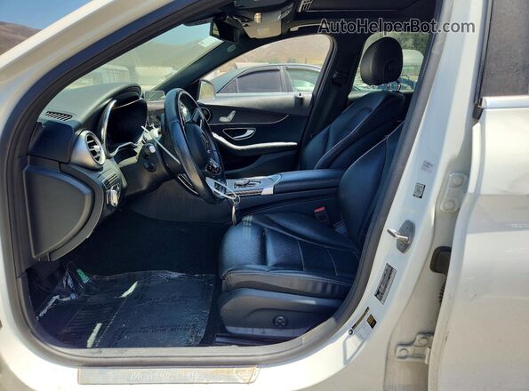 W1KWF8DB2LR588847 2020 MERCEDES-BENZ C White Front interior view