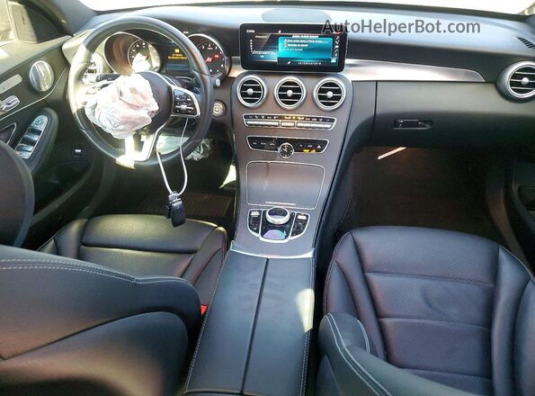 W1KWF8EB6LR572942 2020 MERCEDES-BENZ C Silver Vista del salpicadero