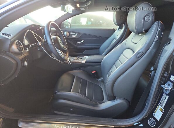 W1KWJ8DB0PG118431 2023 MERCEDES-BENZ C Black Vista interior delantera