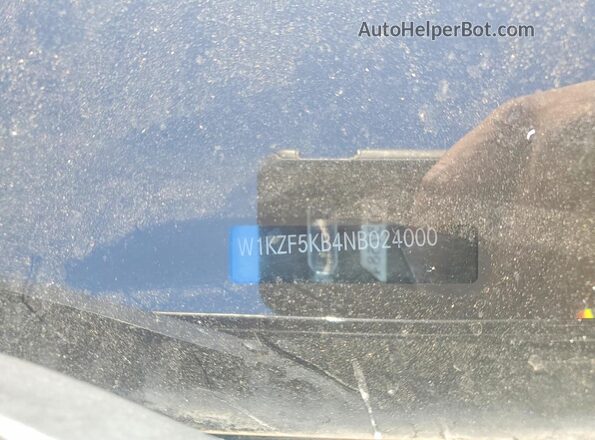 W1KZF5KB4NB024000 2022 MERCEDES-BENZ E Black Engine compartment view