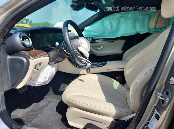 W1KZF8DB0MA909037 2021 MERCEDES-BENZ E Cream Widok wnętrza z przodu