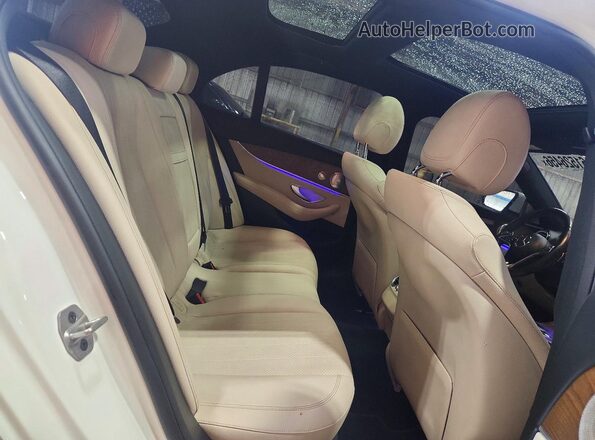 W1KZF8DBXMA938531 2021 MERCEDES-BENZ E White Vista de los asientos traseros