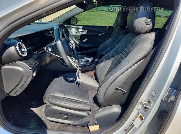 W1KZF8EB4LA832198 2020 MERCEDES-BENZ E Silver წინა სალონის ხედი