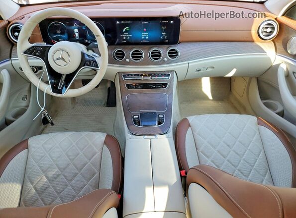 W1KZF8EB4NB029467 2022 MERCEDES-BENZ E Gold Vista del salpicadero