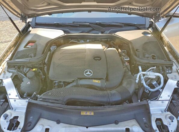 W1KZF8EB4NB029467 2022 MERCEDES-BENZ E Gold Vista interior trasera