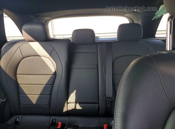 W1N0G8EB0LF813658 2020 MERCEDES-BENZ GLC-CLASS Black Widok tylnych siedzeń